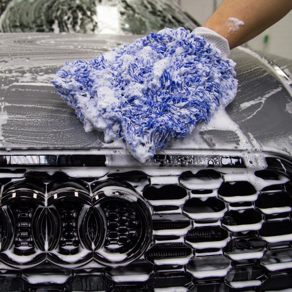 Car Washing with Shampoo